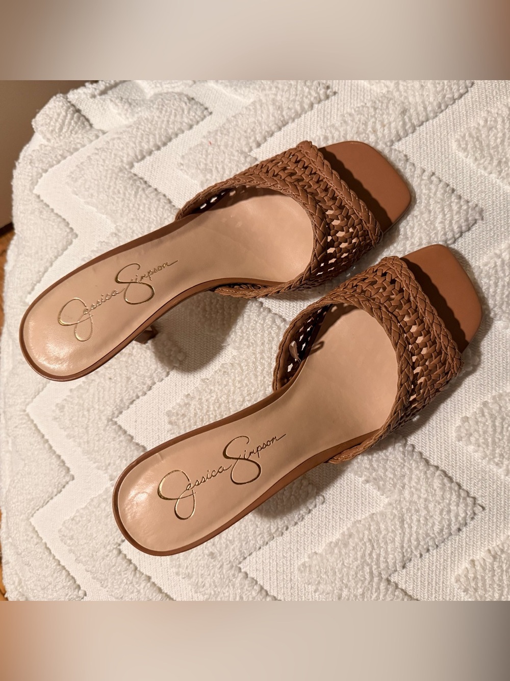 NWOT Jessica Simpson Elahni Sz 9 Slip on woven sandal